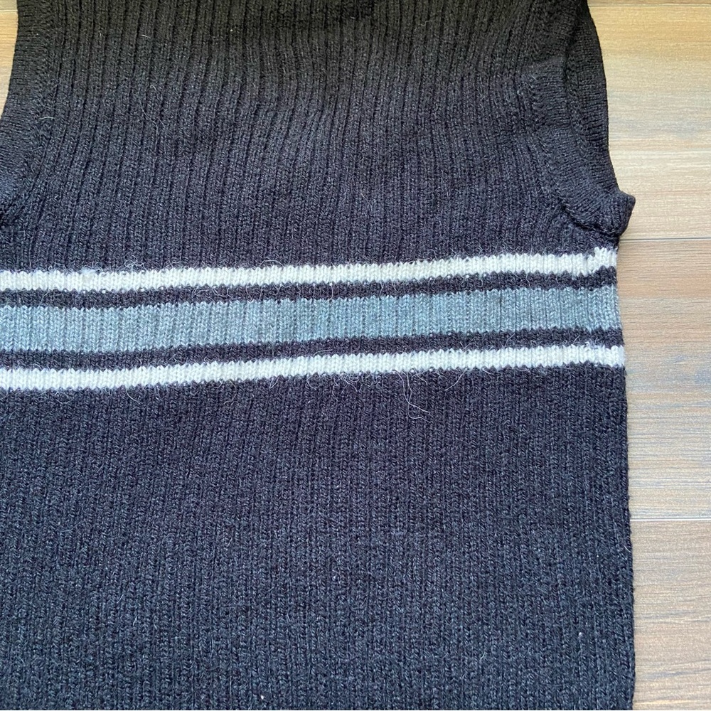 Y2K Knitted Black & Stripped Sleeveless Sweater Vest Top - Picture 4 of 6